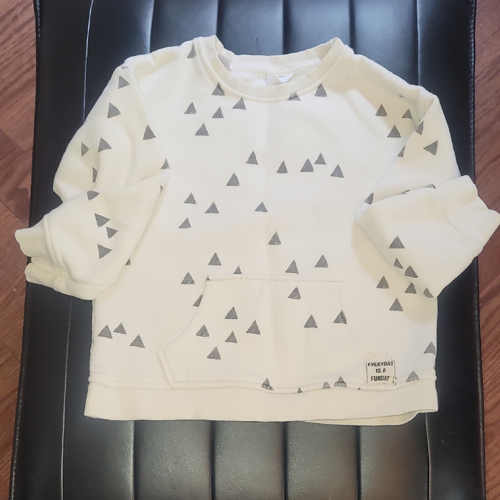 Zara Kids' White and Black Triangle Sweatshirt
